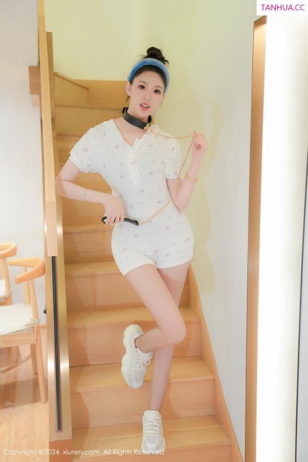   [XiuRen]高清写真图 2024.07.29 No.8930 小波多 丝袜美腿第11张图片